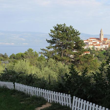 Apartmani Mariosa Vrbnik Bagian luar foto