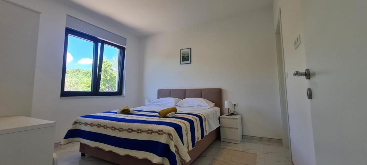 Apartmani Mariosa Vrbnik Bagian luar foto